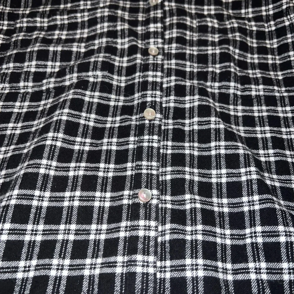 Croft & Barrow Black and White Plaid Flannel Long Sleeve Shirt - Picture 3 of 10